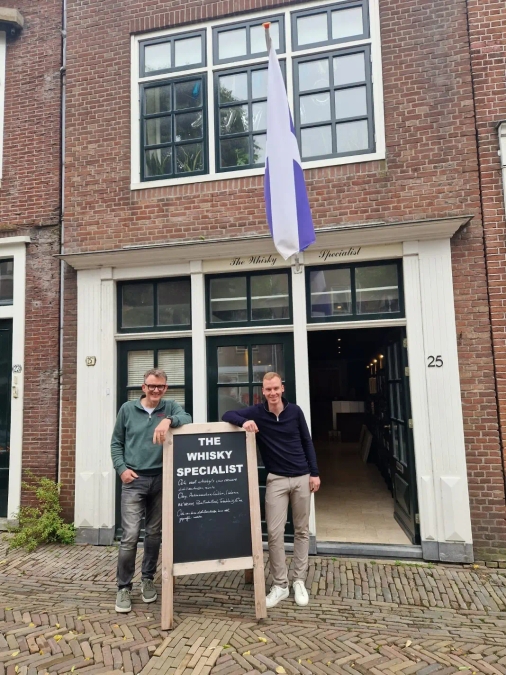 Yannick and Remi in front of the store in Alkmaar