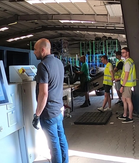 Granuband and D3CISIVE inspecting hardware and software performance. Tire manually checked by specialist