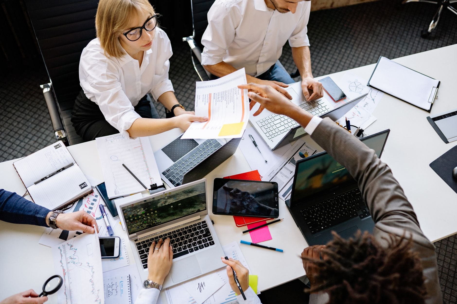 Mobile app development for startups: what actually changes at pre-seed vs Series A budgets