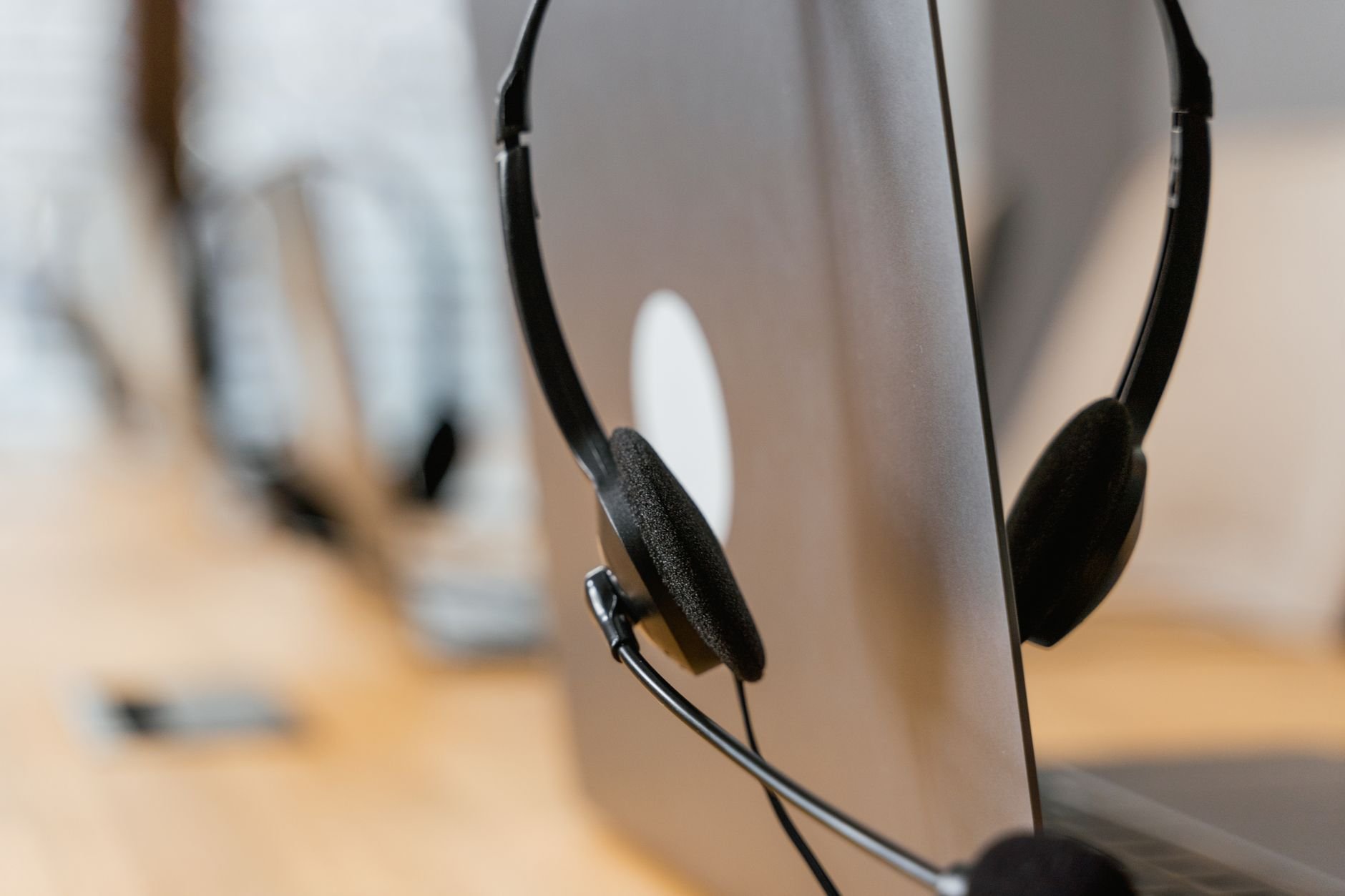 IVR vs AI phone agents: a practical comparison