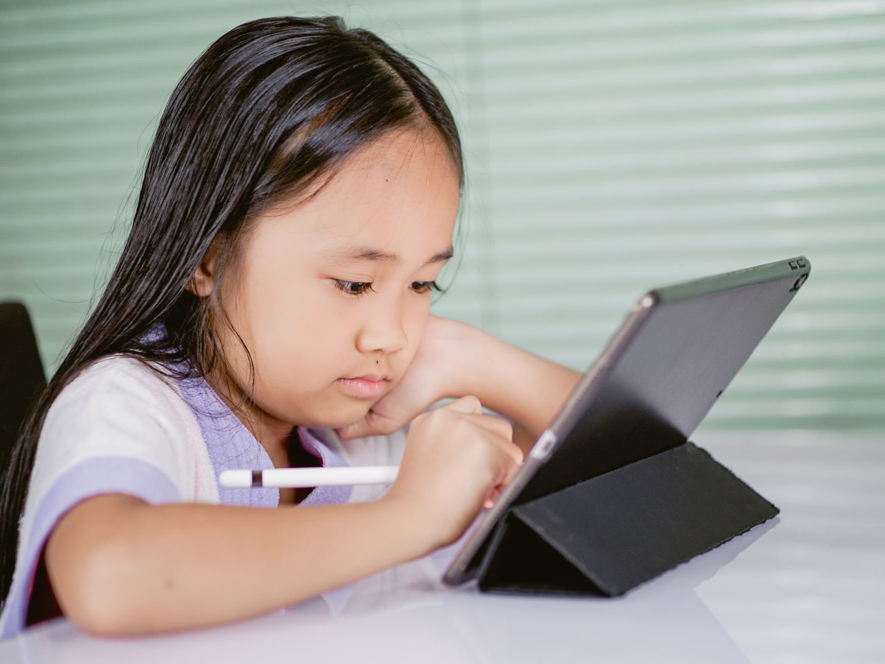 Education mobile app development: what actually gets used past week one
