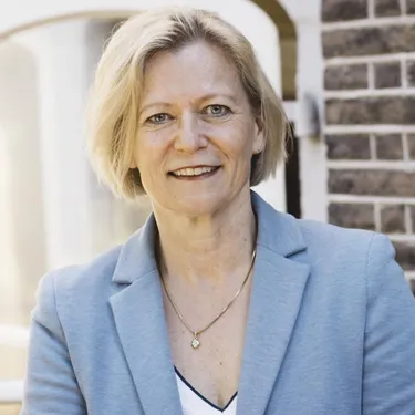 Adriana Esmeijer