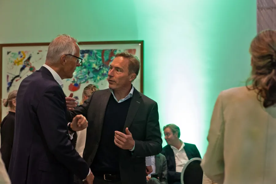 Inloop van de gasten 