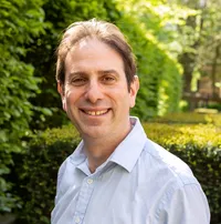 Potret van Charles Keidan