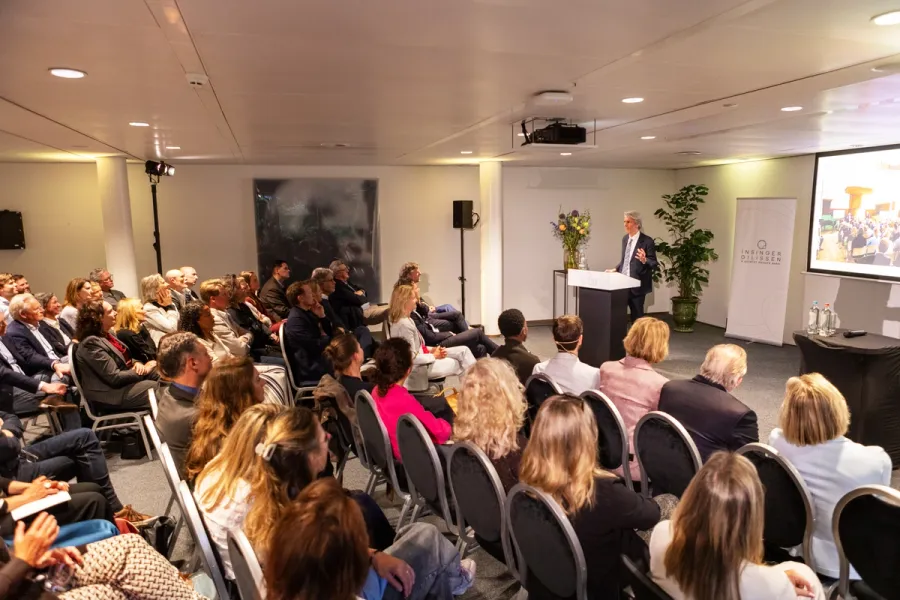 Menno Tummers spreekt op corporate Power