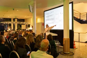 Puck Hendriks tijdens het event corporate power