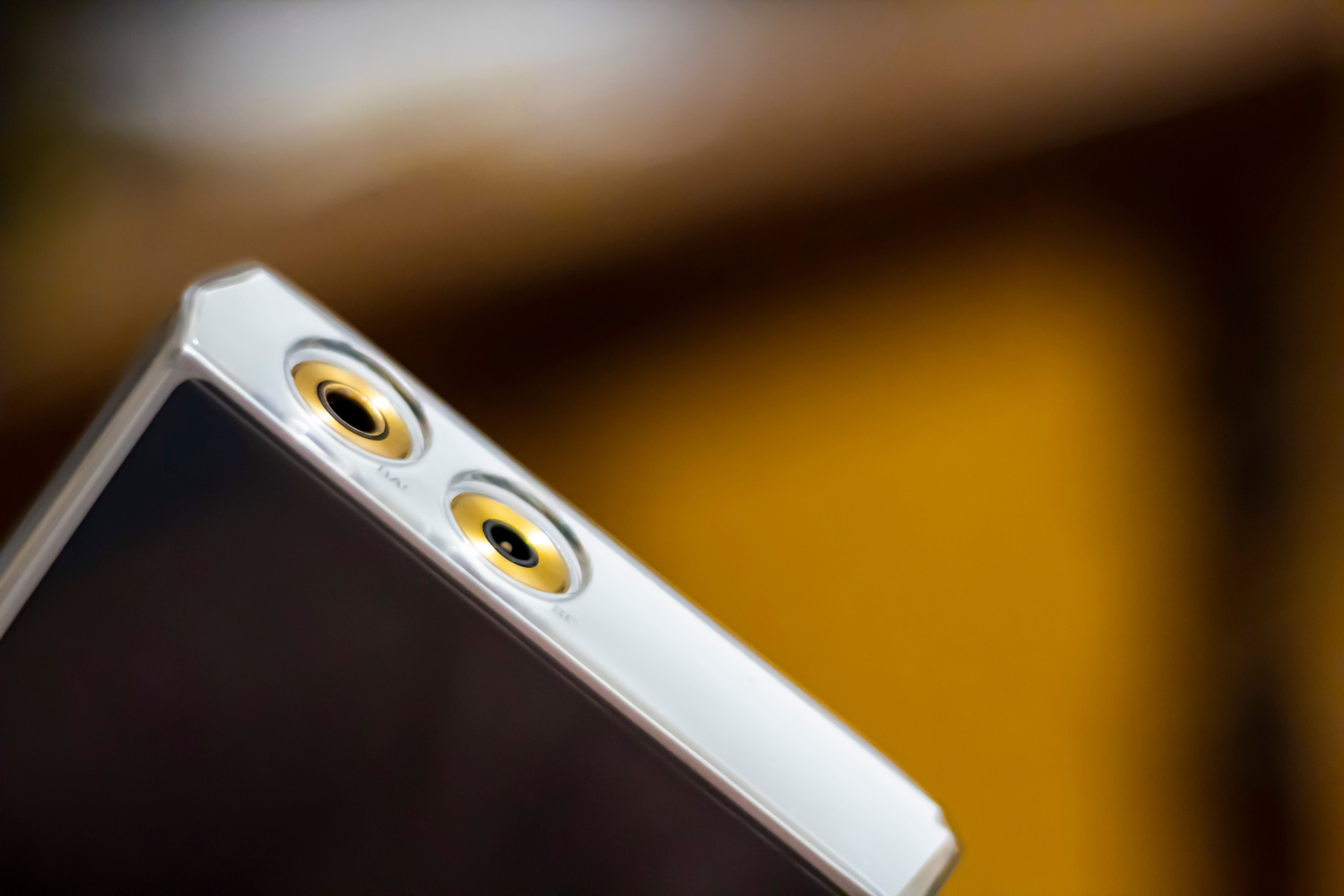 Review of iBasso DX260 MK2 ports on qfi Audio