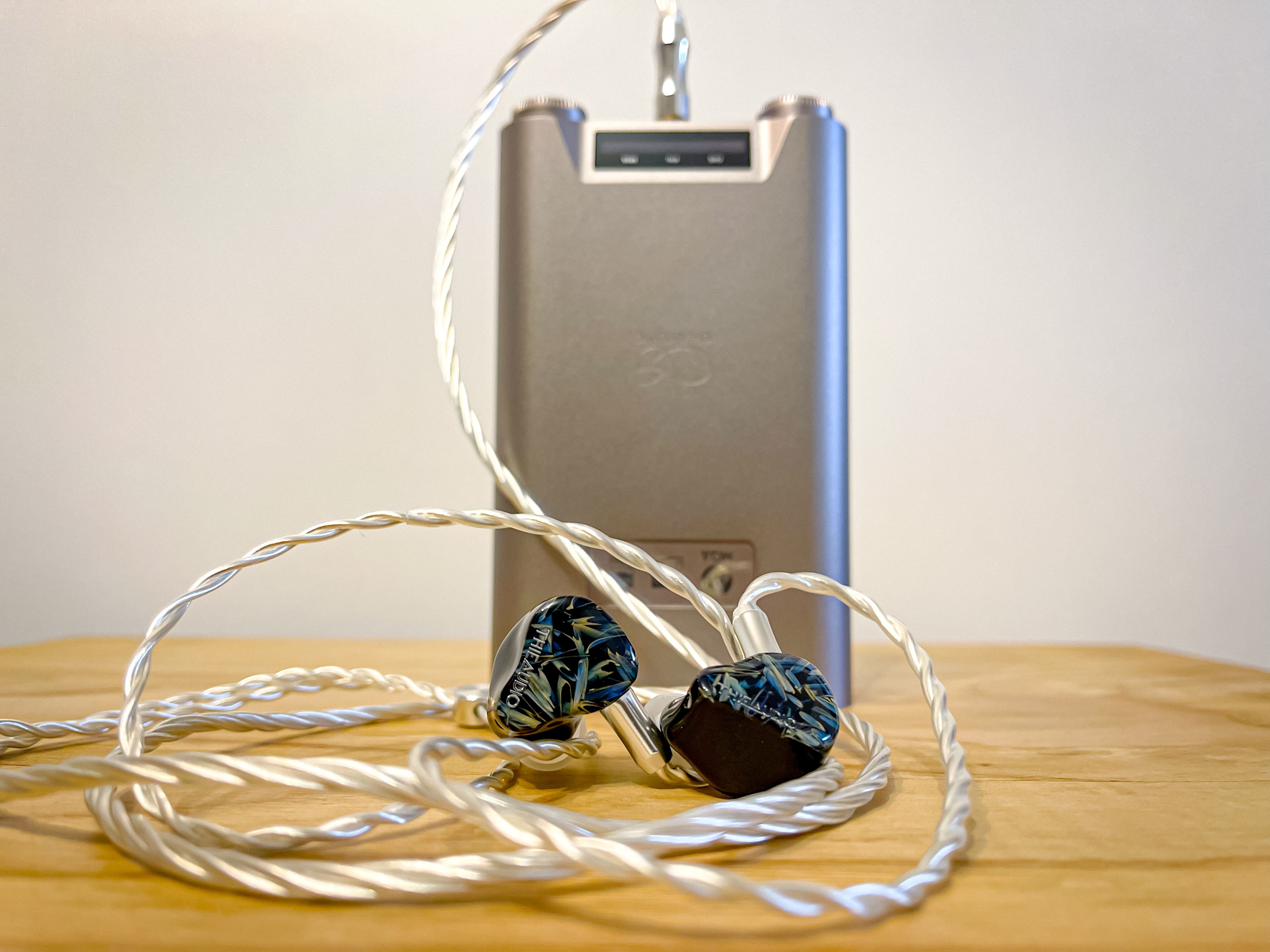 Review of Thieaudio Hype 2 and Shanling H7 on qfi Audio