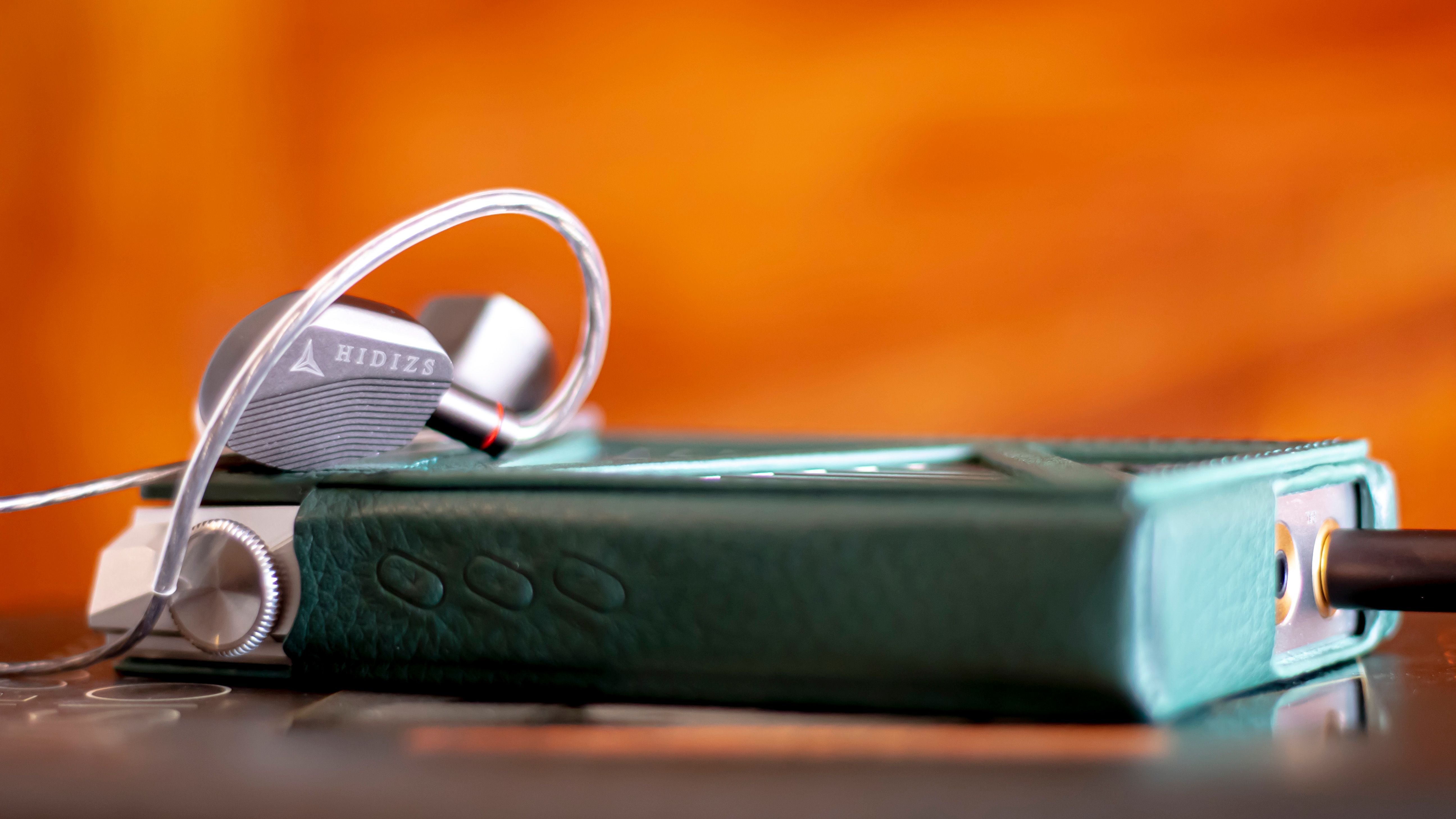 Review of Hidizs MP143 Salt and iBasso DX260 on qfi Audio