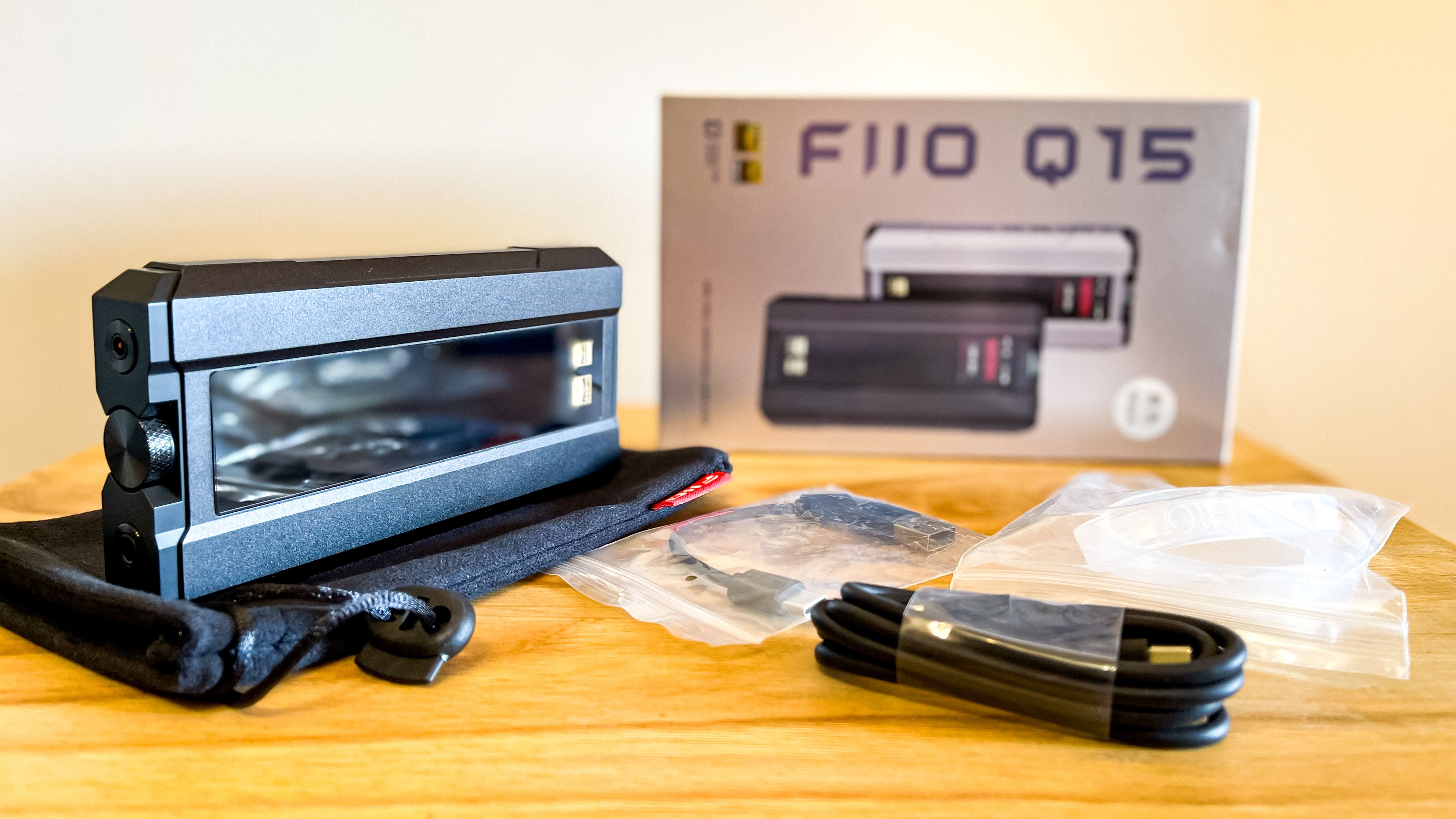 Fiio Q15 - in the box