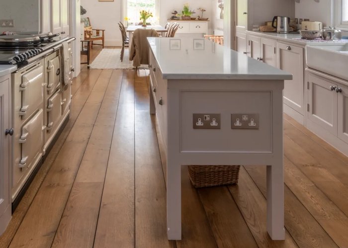 Flat Planed Oak Flooring