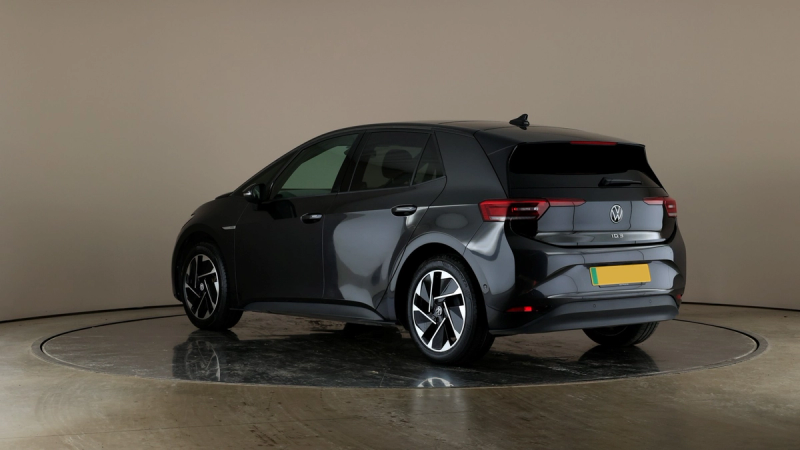 Image of the Volkswagen ID.3 in a rear left angle