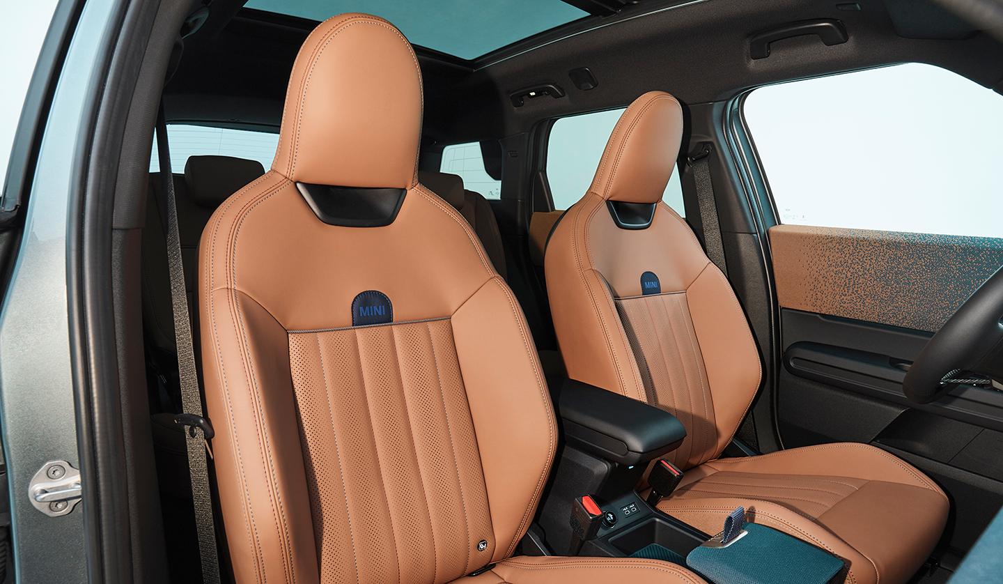 An interior short of the Mini Countryman displaying the driver and passenger seats