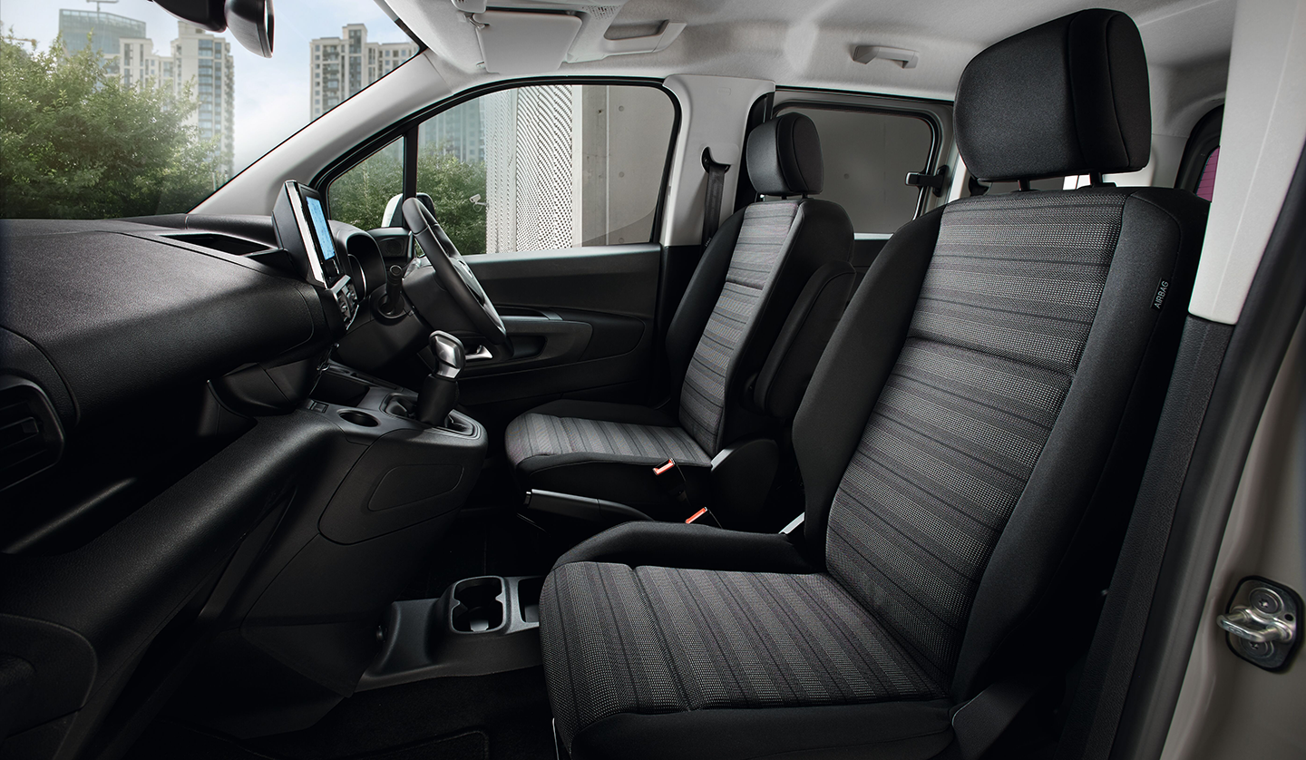 Vauxhall Combo-e Life passenger side interior