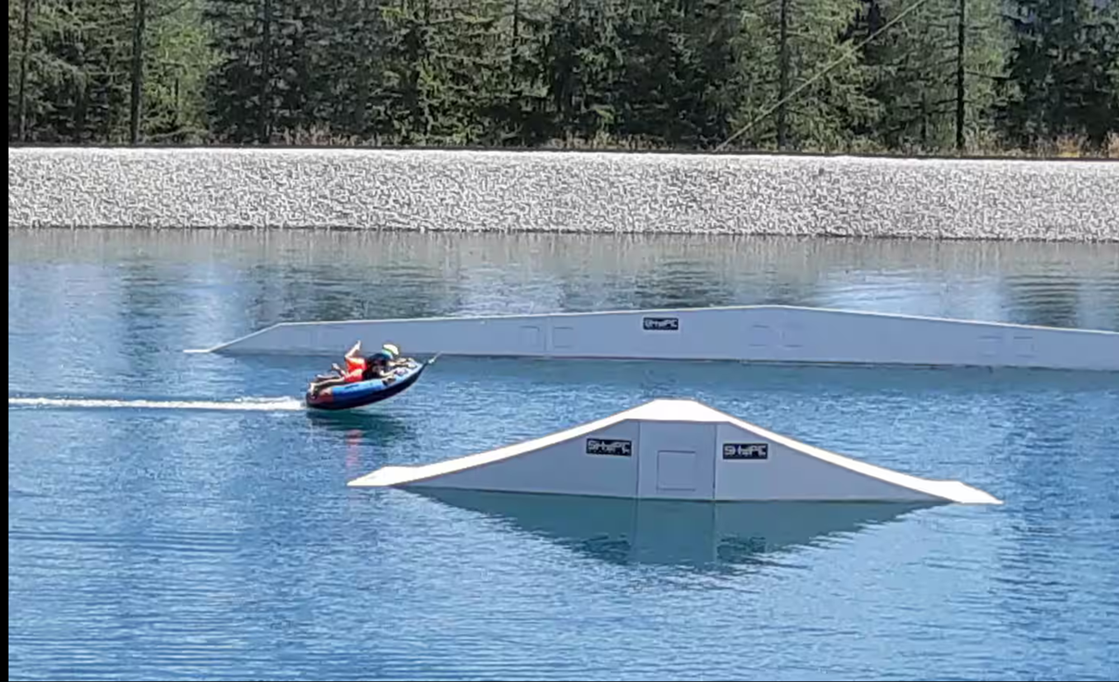 Fliegender Teppich, Wakeboarden und andere Wasseraktivitäten sowie Spielplatz, Holz flößen, Eisenbahn... auf der Bürgeralpe