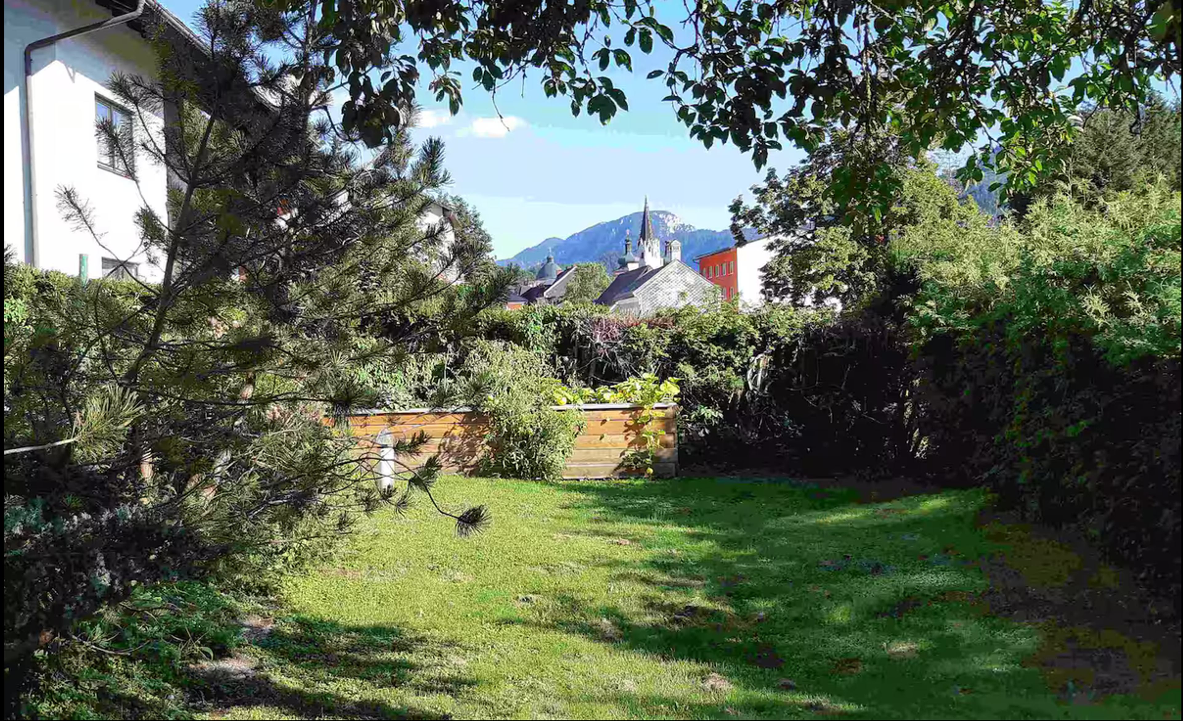 Garten mit Blick zur Basilika