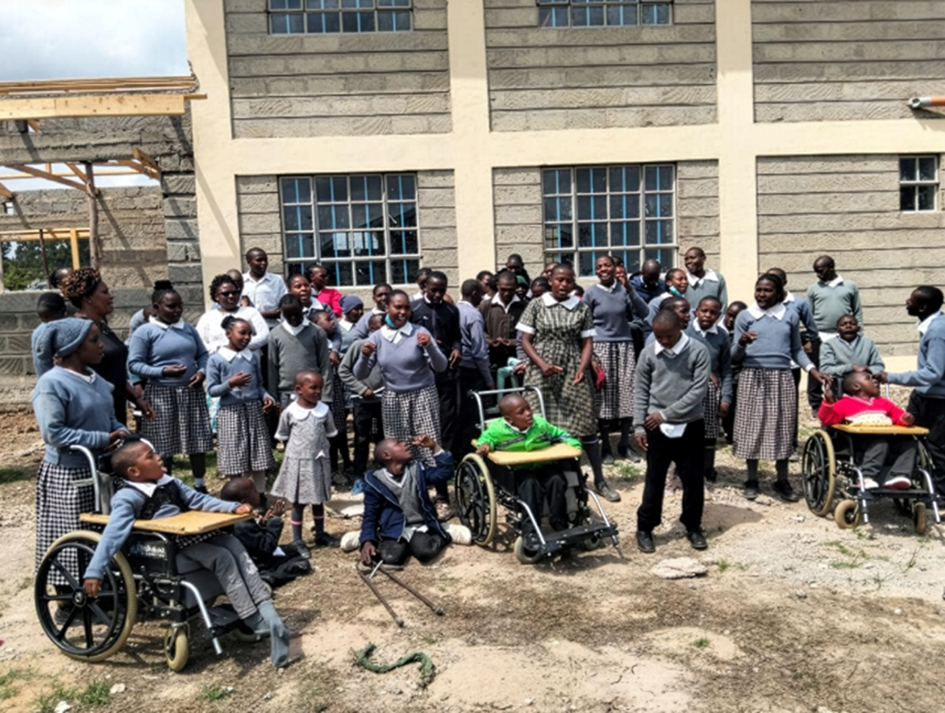 Bingwa Students and teachers with their farewell songs and a big thank you