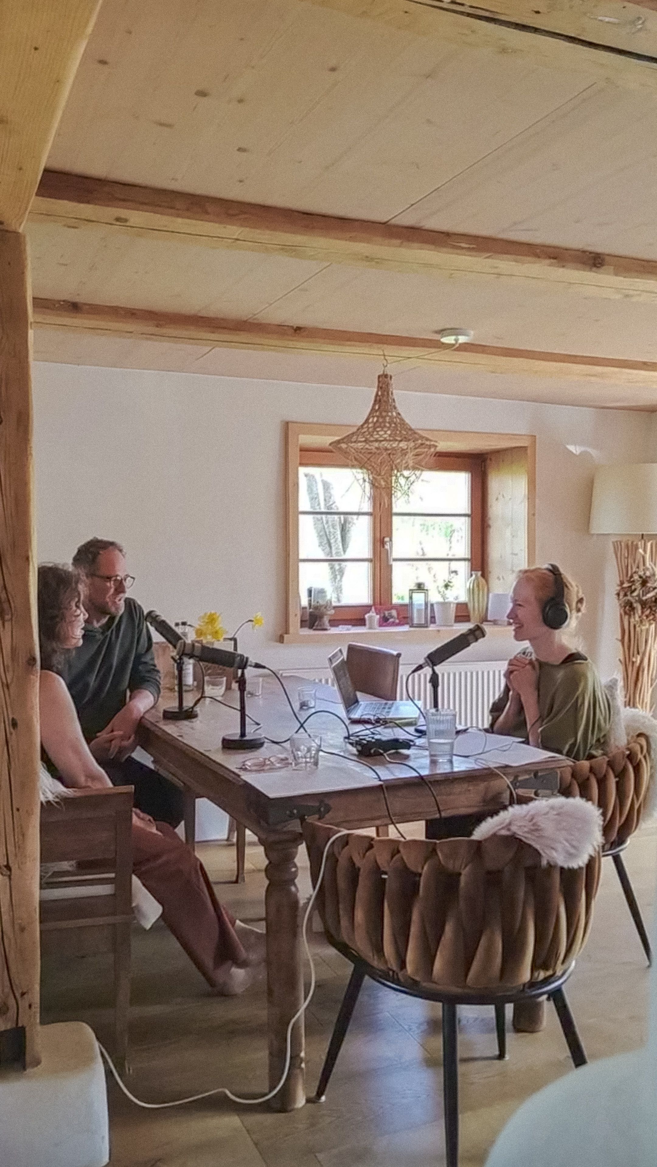 Podcastaufnahme am Küchentisch