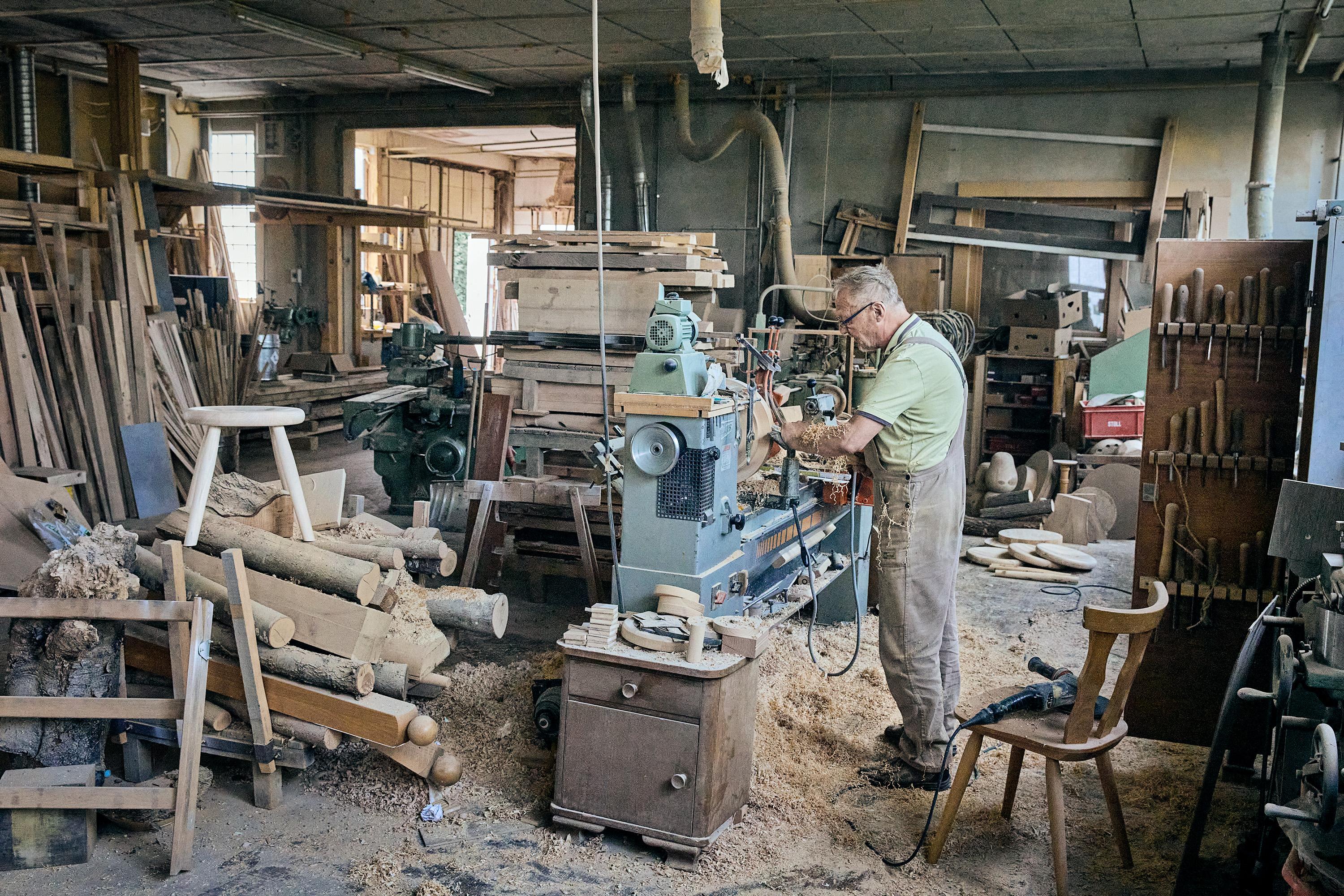 der Hocker, Hocker aus Wacholderholz der Schwäbischen Alb, Oliver Jung Fotografie