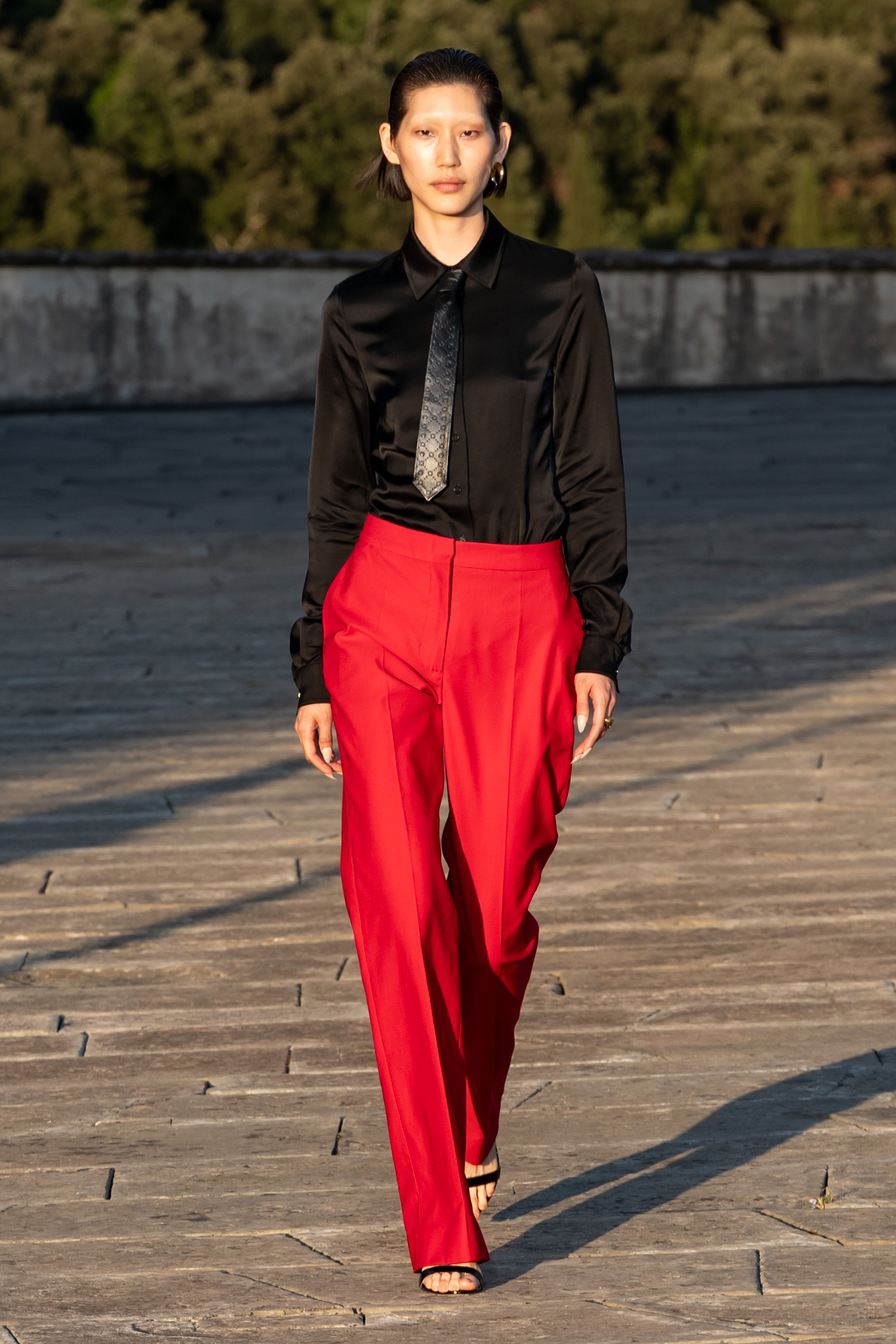 パンツ MARINE SERRE SS25 (UPA056A UWOV0007WH10) Marine Serre SS25 Runway Show Pitti Uomo 106 | Hypebeast