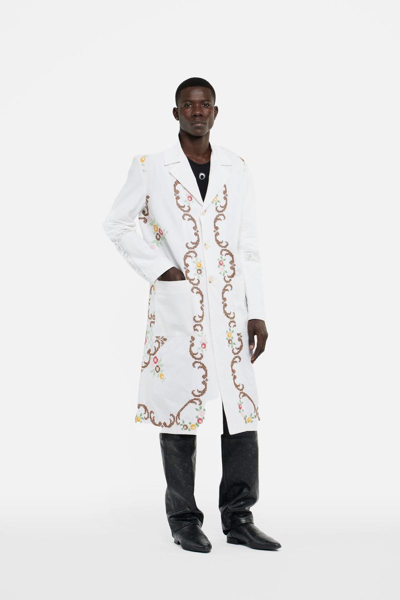 Embroidered Linens Lab Coat