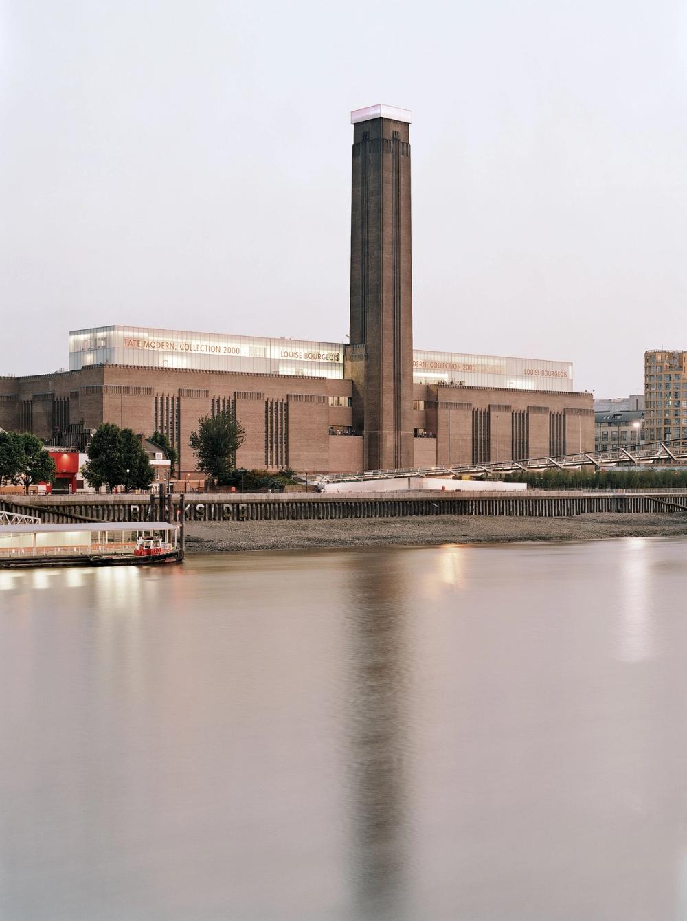 Missing alternative text