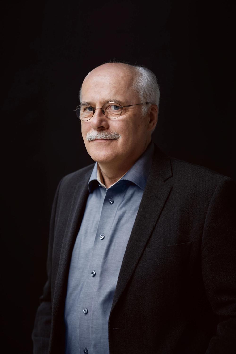 Missing alternative text