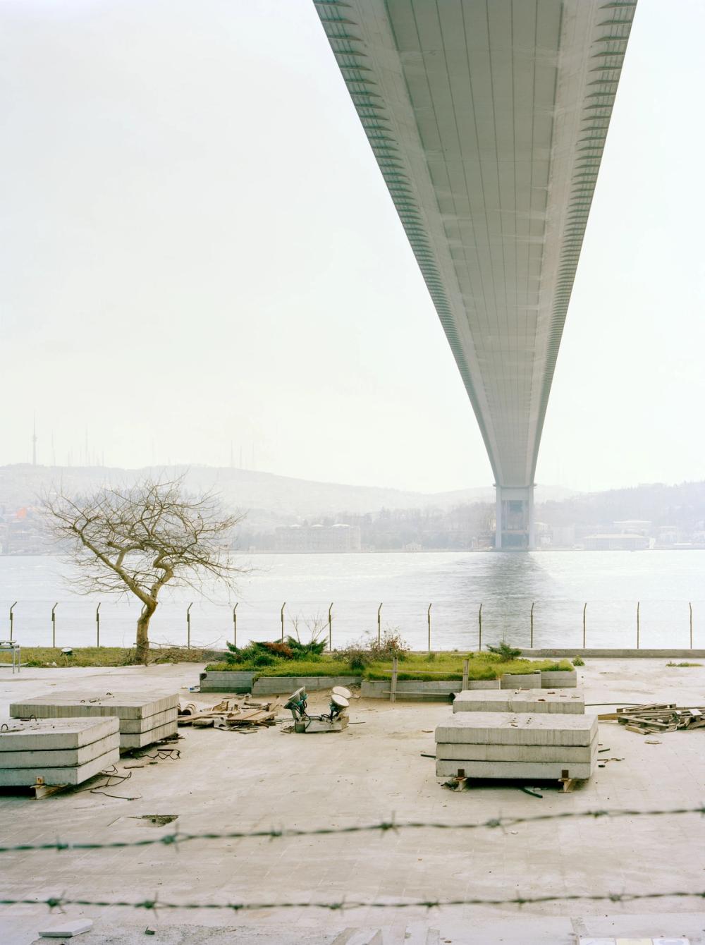 Missing alternative text