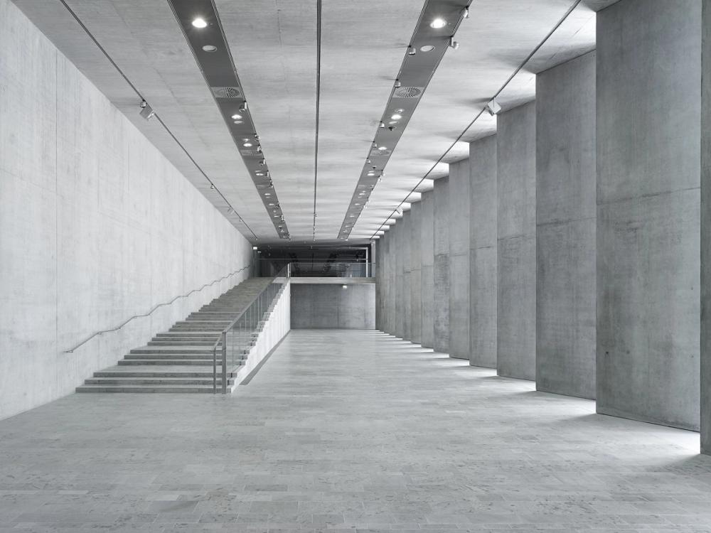 Missing alternative text