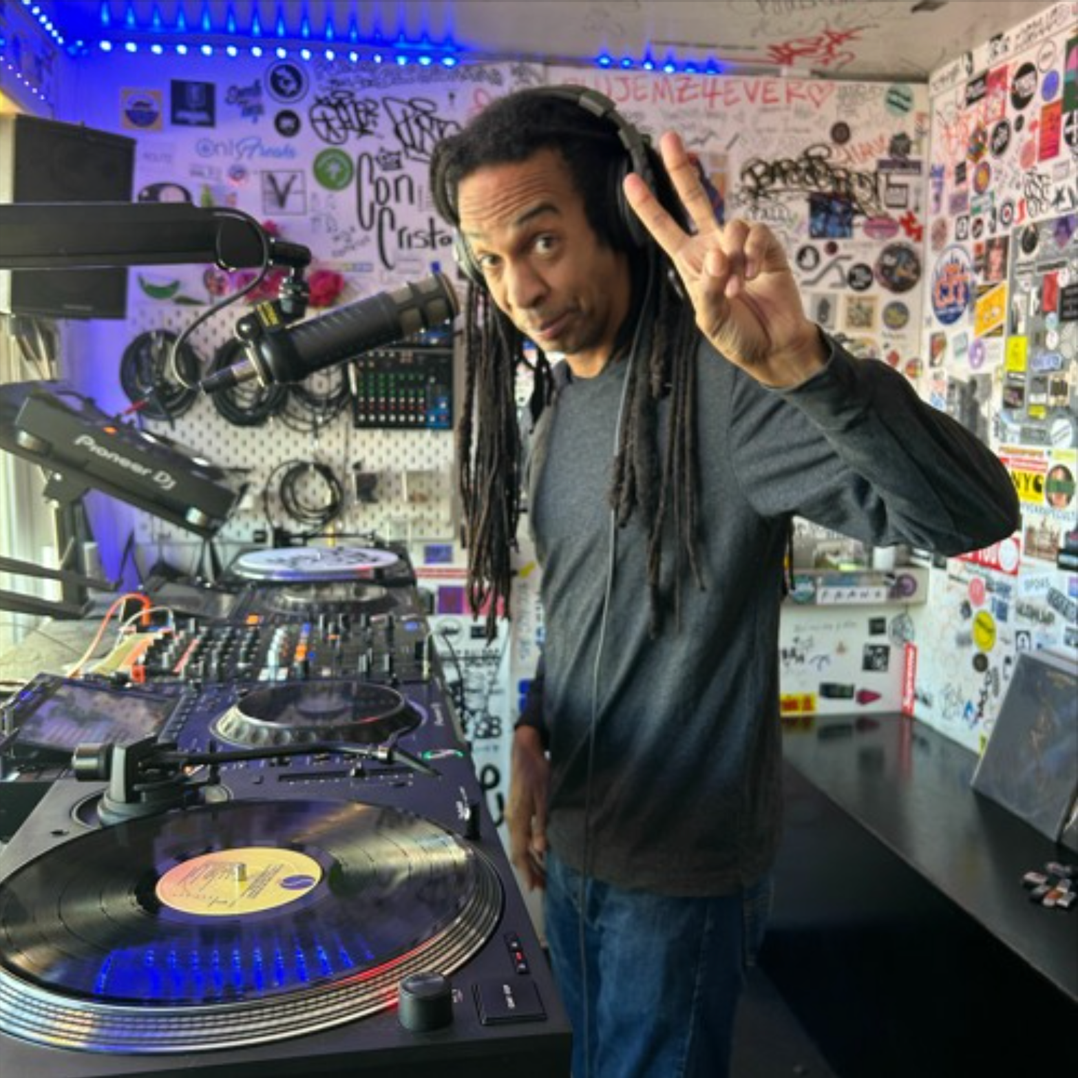 Love Injection with Greg Caz - The Lot Radio - January 28, 2023