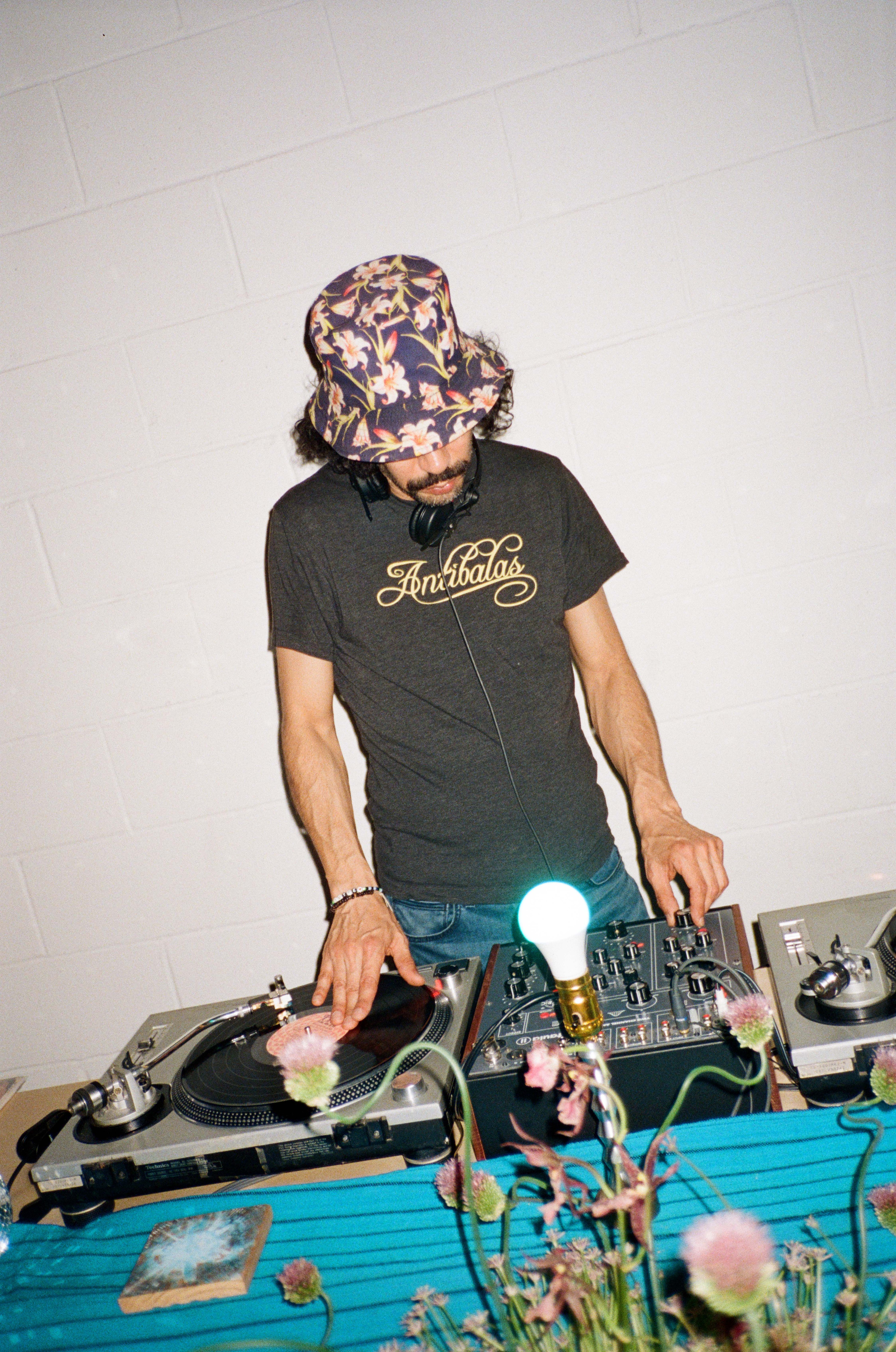 DJ Mickey Perez at Head Hi