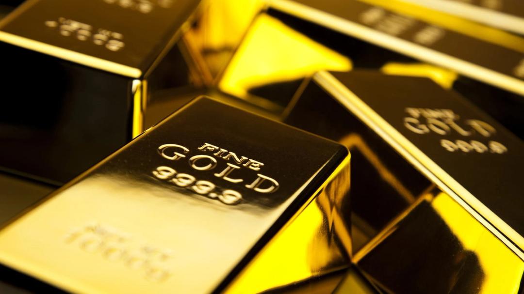 الذهب يقفز فوق 2200 دولار للأوقية للمرة الأولى بدعم من دوفيش باول
