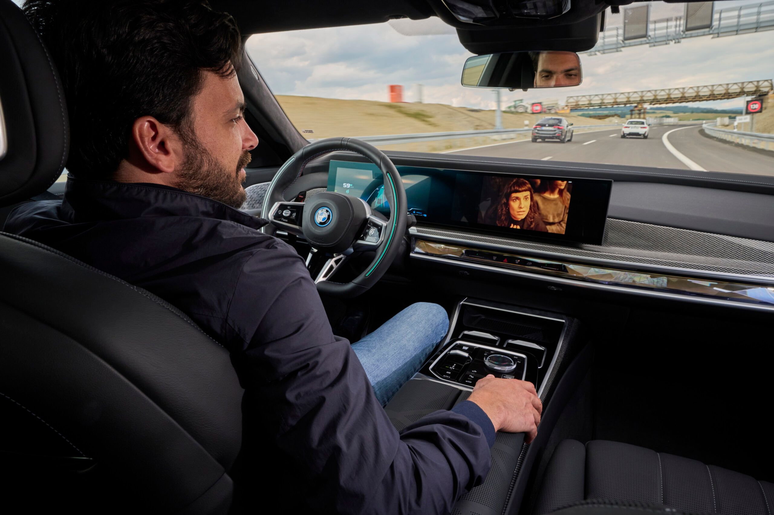 BMW Unveils New Personal Pilot L3 in 7 Series: The Future of Level 3 Autonomous Driving