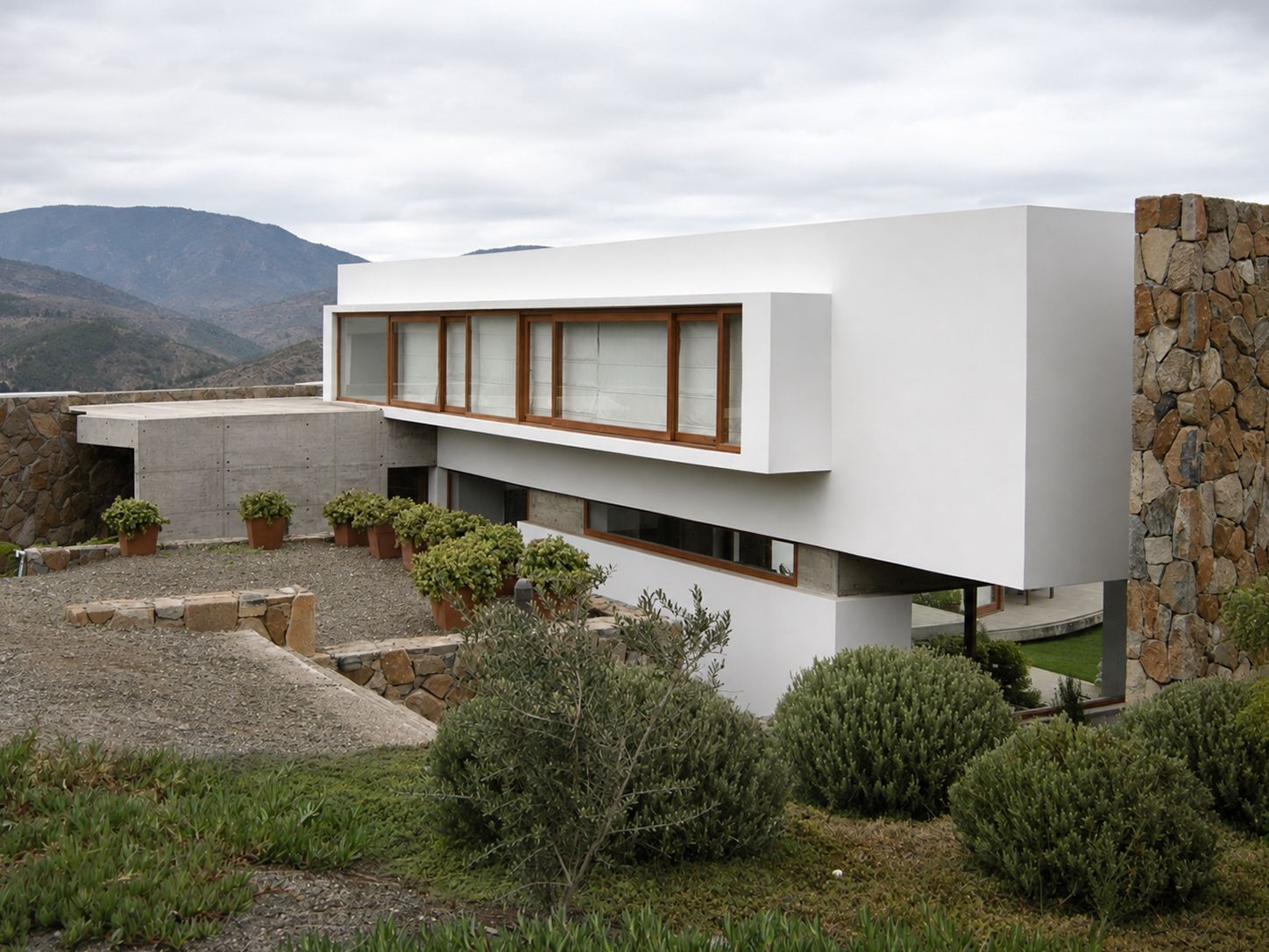 Casa J - 16 | Residential architecture · Román y Basualto Arquitectos — image 1