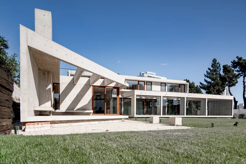 Casa JP Concón — Román y Basualto Arquitectos