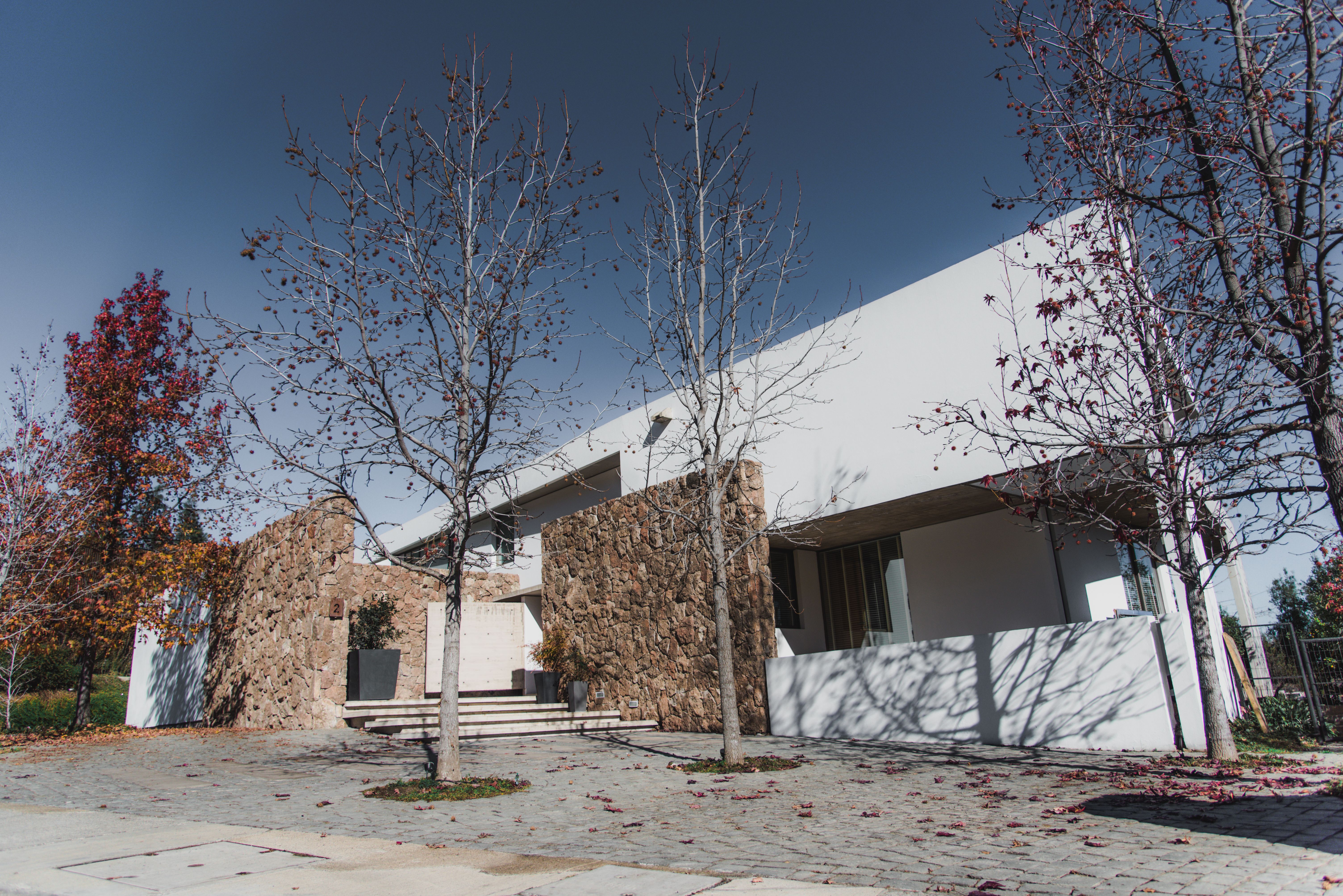 Casa AR Valle Escondido | Residential architecture · Román y Basualto Arquitectos — image 1
