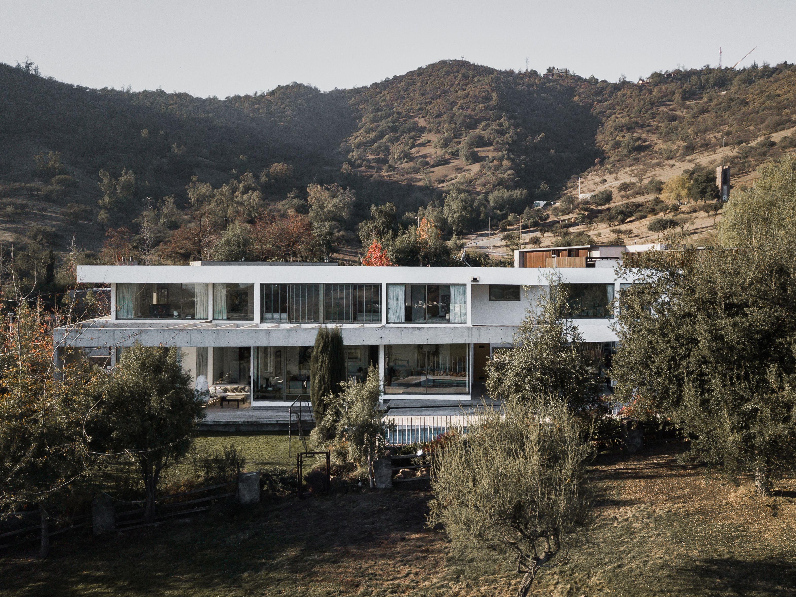 Casa AR Valle Escondido | Residential architecture · Román y Basualto Arquitectos — image 14