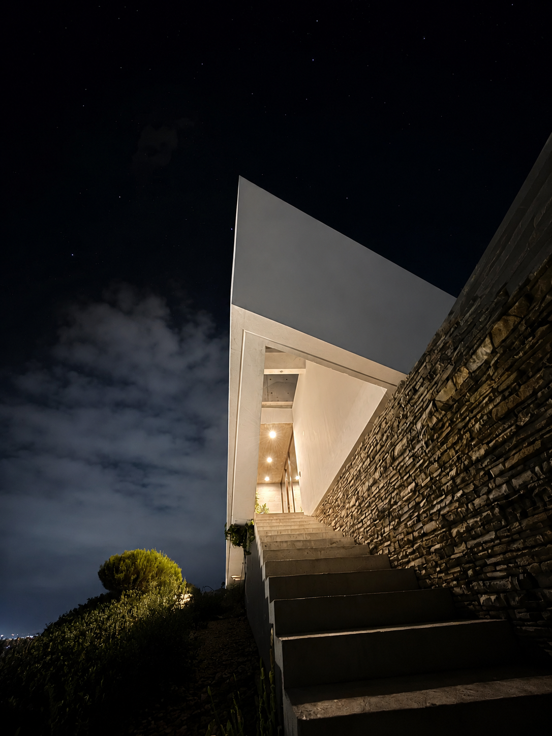 Casa J - 1 | Residential architecture · Román y Basualto Arquitectos — image 15