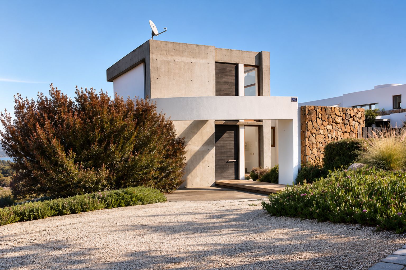 Casa J - 17 | Residential architecture · Román y Basualto Arquitectos — image 2