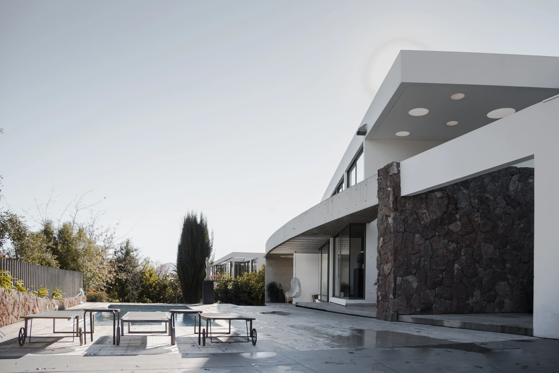 Casa AR Valle Escondido — Román y Basualto Arquitectos