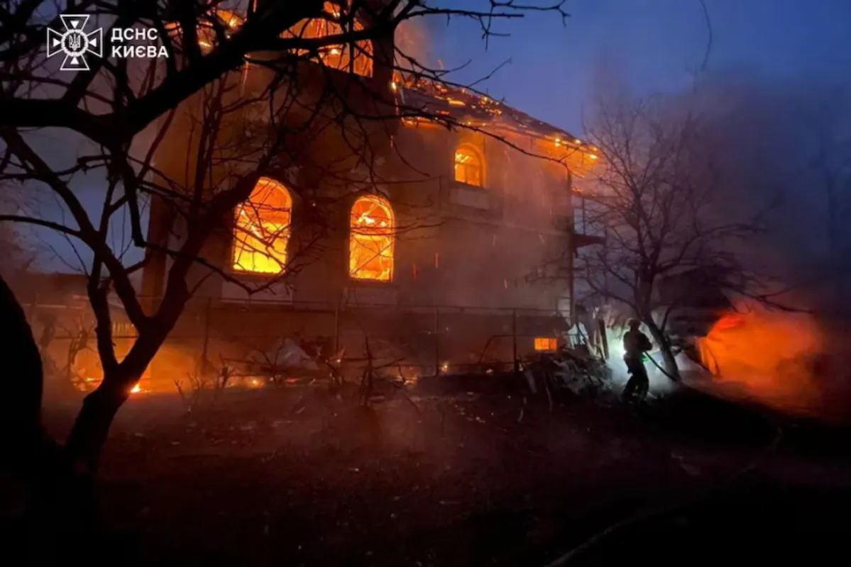 Russian Missiles, Drones Strike Ukraine Ahead of Zelenskiy–Trump Talks on Ending War