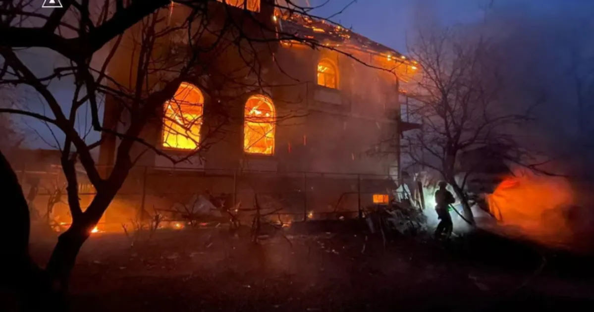 Russian Missiles, Drones Strike Ukraine Ahead of Zelenskiy–Trump Talks on Ending War