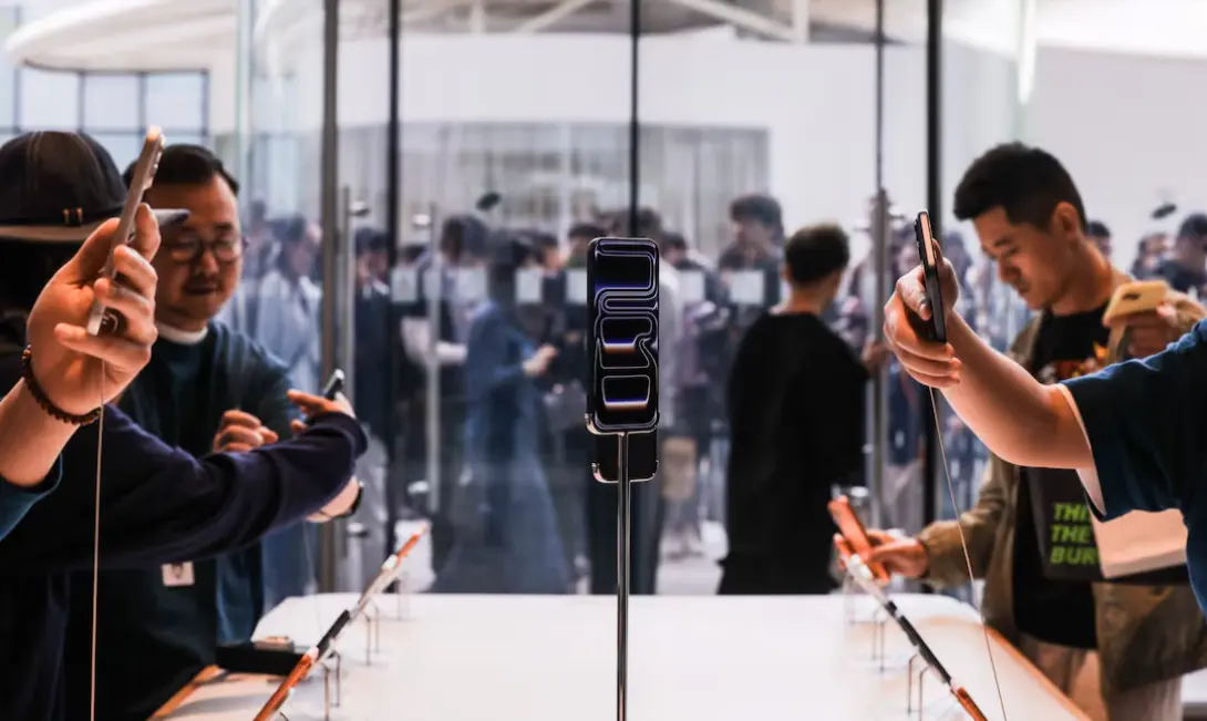 Apple's iPhone 17 Launch Sparks Long Queues at Beijing Flagship Store