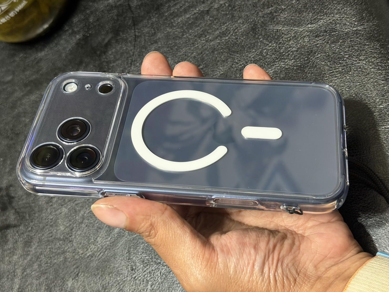 Spigen Ultra Hybrid MagFit Case for iPhone 17 Pro Max – Crystal Clear Strength Meets MagSafe Power (2025)