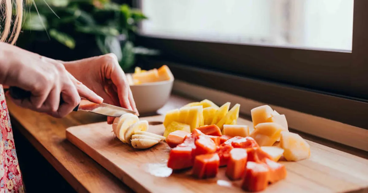 10 Proven Foods That Burn Fat Naturally in 2025