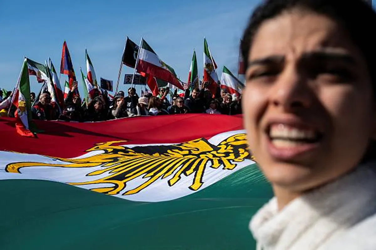 U.S. Military Prepares for Potential Weeks-Long Operations Against Iran as Diplomacy Continues