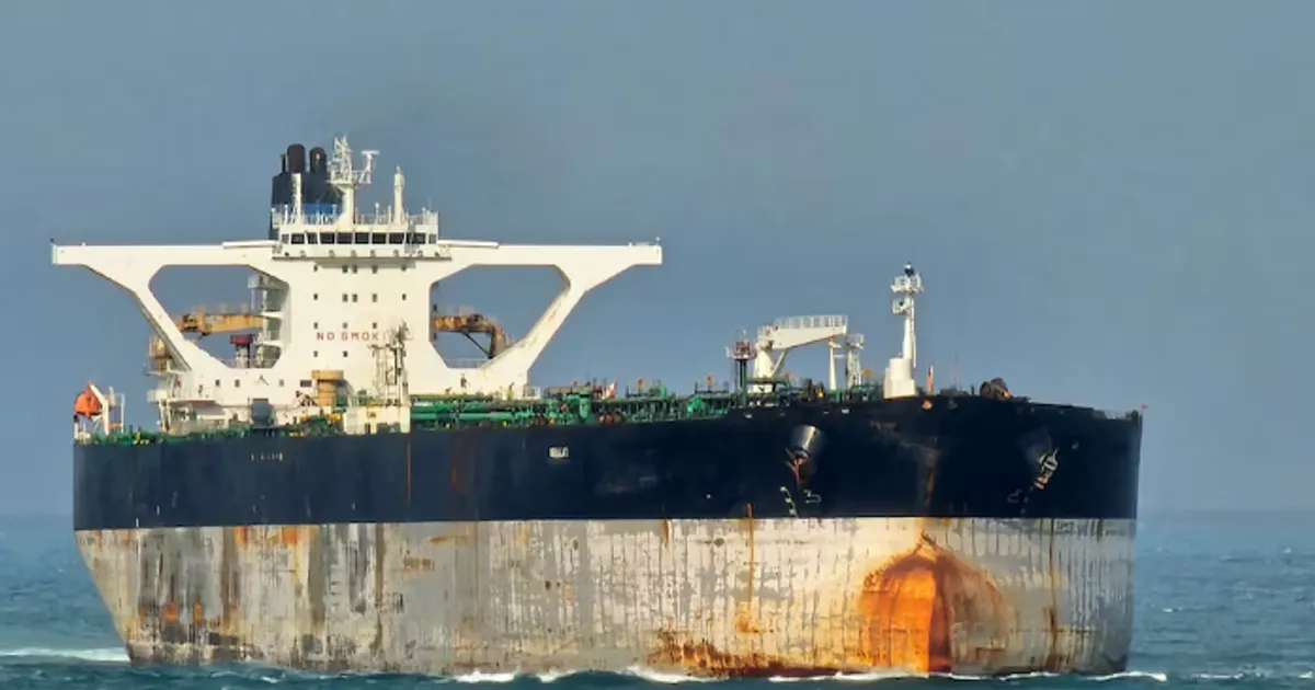 U.S. Attempts to Seize Venezuela‑Linked Oil Tanker After Weeks‑Long Atlantic Pursuit