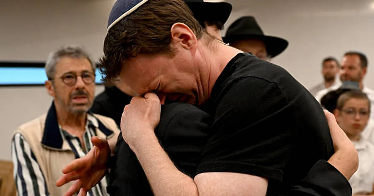 Death Toll Rises to 16 After Mass Shooting at Sydney’s Bondi Beach