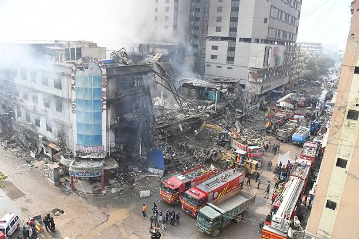 Death Toll Rises After Deadly Fire Engulfs Karachi Shopping Mall