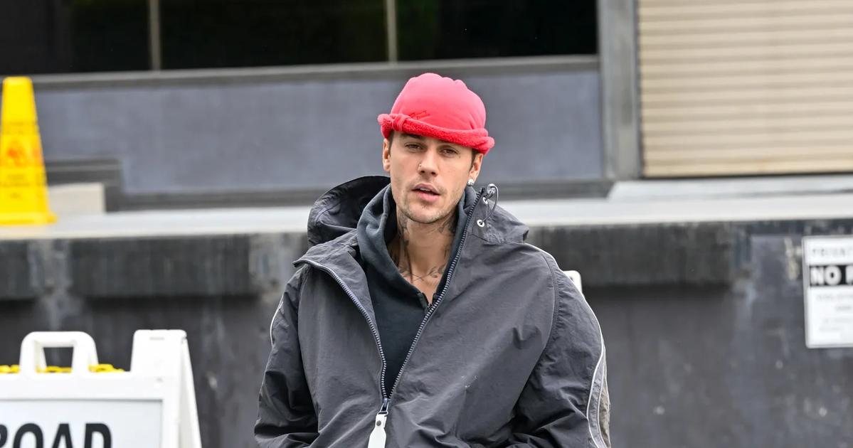 Justin Bieber Shocks Fans with Surprise Release of New Album SWAG